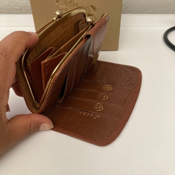 Brown Leather Wallet with Gold Clasp - Picture 6 of 6